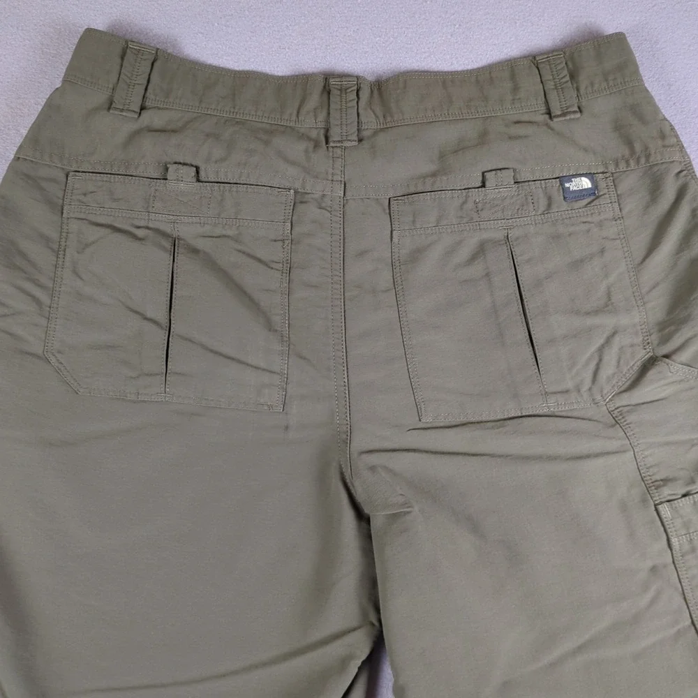 The North Face Axez Shorts Mens 36 Green 9